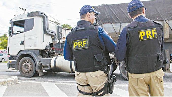   Destinado a preencher 500 vagas, o concurso da Polícia Rodoviária Federal está temporariamente suspenso, confirmou o Centro de Seleção e de Promoção de Eventos (Cespe), banca que organiza a seleção