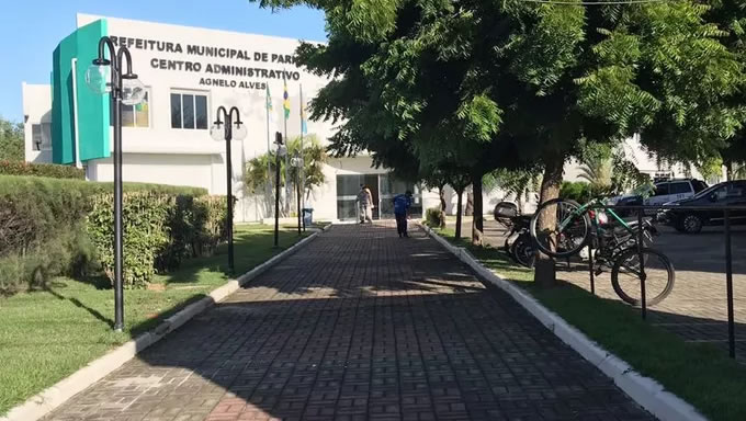   A Prefeitura de Parnamirim, na região metropolitana de Natal, divulgou nesta segunda-feira (25) o edital para um concurso público que conta com 810 vagas para cargos de nível médio e superior