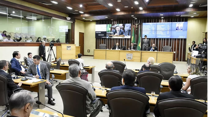   A Assembleia Legislativa aprovou, na sessão desta terça-feira (26), o decreto de calamidade financeira do estado, anunciado pela governadora do Rio Grande do Norte, Fátima Bezerra (PT), no dia 2 de janeiro deste ano