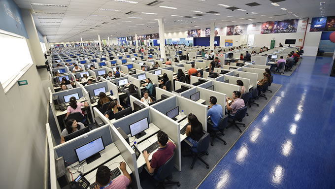 AeC adia novas centrais de call center, Empresas