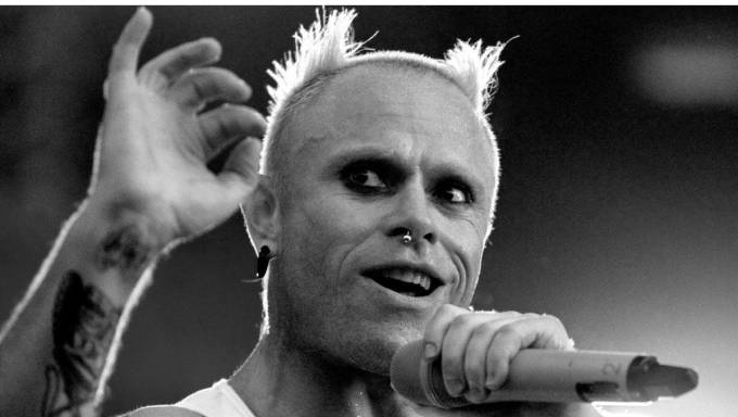   O vocalista da banda The Prodigy, Kleith Flint, de 49 anos, foi encontrado morto na própria casa