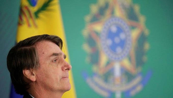 Imagem 1 -  Especialistas ouvidos pela AGÊNCA O GLOBO nesta quarta-feira classificaram como inadequadas as publicações feitas pelo presidente Jair Bolsonaro em relação a atos obscenos no carnaval de rua