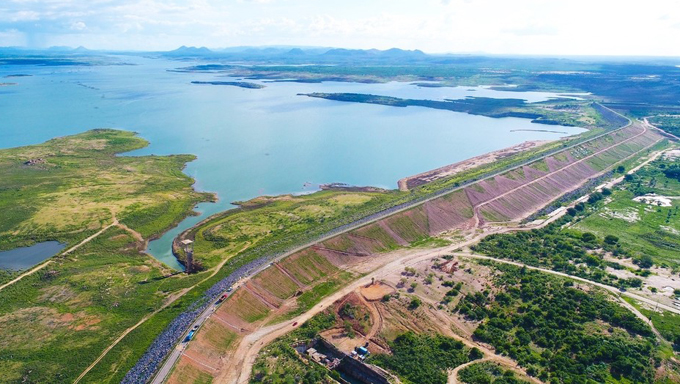 Imagem 1 -  A Barragem Armando Ribeiro teve um aumento de 19,7 milhões de m3 após chuvas de janeiro e fevereiro. A barragem está localizada no município de Itajá e é responsável pelo abastecimento de 35 municípios, atendendo a uma população de quase meio milhão de pessoas.