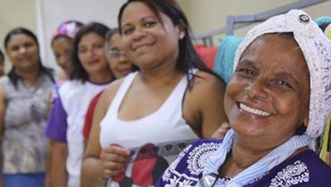   "Quase 54% dos beneficiados do projeto são do sexo feminino e 43% das associações são lideradas por mulheres. Em 19 delas, as mulheres somam 100% dos beneficiários”, destaca a governadora Fátima Bezerra. 