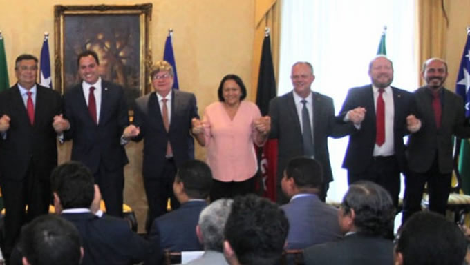   A governadora Fátima Bezerra e o vice-governador Antenor Roberto participaram nesta quinta-feira (14), em São Luís-MA, da segunda edição do Fórum dos Governadores do Nordeste. Foi elaborada uma agenda a ser discutida a nível nacional e, como principal pauta, a criação do Consórcio Interestadual de Desenvolvimento Sustentável do Nordeste (Consórcio Nordeste)