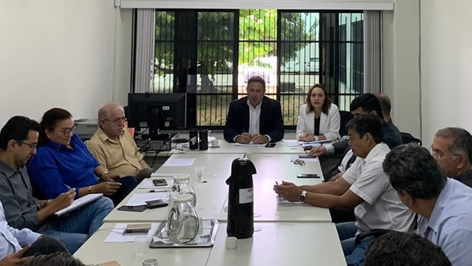  A paralisação ocorreu em razão dos débitos de 2018 do Estado e do Município para com os prestadores de serviço de três hospitais mossoroenses, somando a quantia de aproximadamente R$ 15 milhões e R$ 11 milhões, respectivamente