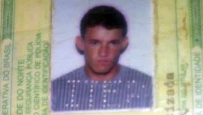   Cosmo João, é natural de Olho D'Água do Borges,  e estava morando na Vila Piaui, onde terminou assassinado na tarde deste domingo, 17, na Serra do Mel