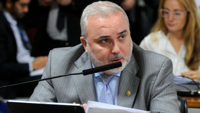 Imagem 1 -  Jean Paul lamenta a atitude dos vereadores em um momento de grandes retrocessos na democracia.