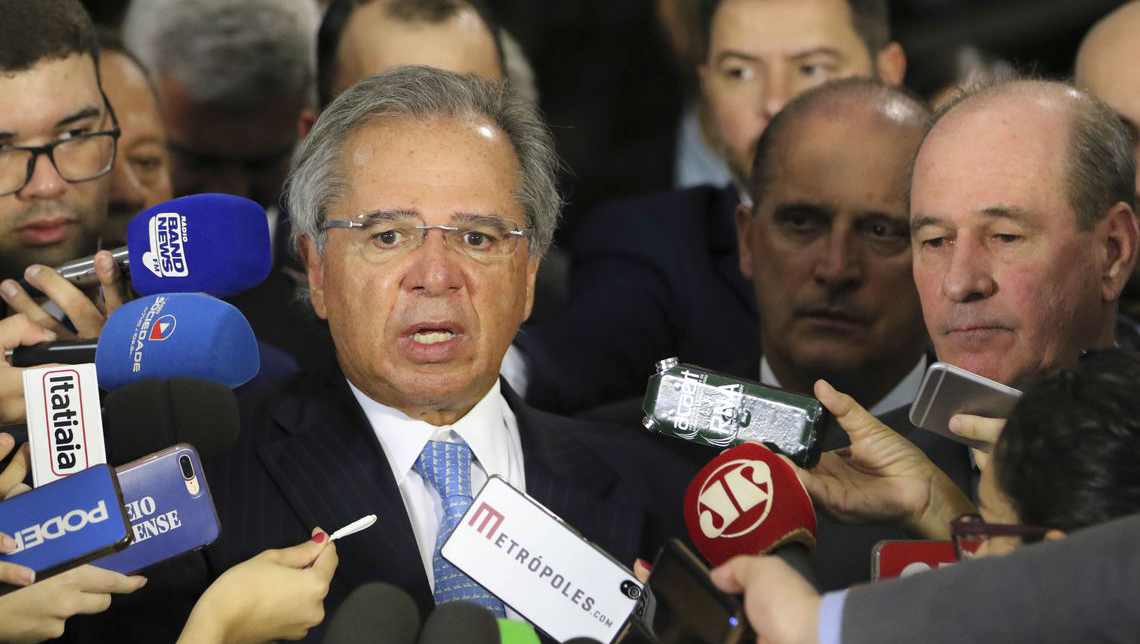   Na quinta-feira (28), os deputados do colegiado vão debater o texto com juristas.