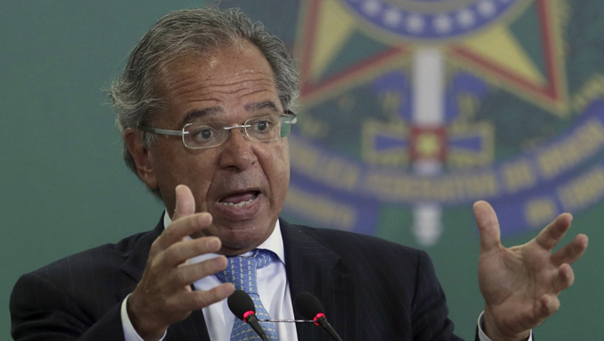   Paulo Guedes sinalizou que poderá pedir demissão, caso a reforma não seja aprovada.
