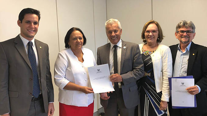   A governadora estava acompanhada do secretário de Saúde, Cipriano Maia, da senadora Zenaide Maia e do deputado federal Rafael Motta. 