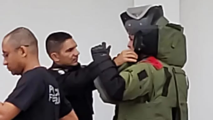   O prédio do Departamento de Artes da Universidade Federal do Rio Grande do Norte, em Natal, foi evacuado na tarde desta sexta-feira (29) após uma suspeita de bomba