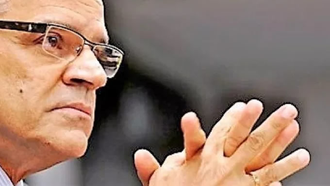   Ex-ministro do Turismo e também ex-presidente da Câmara dos Deputados, Henrique Eduardo Alves escreveu um artigo publicado nesse domingo, 7, no jornal Tribuna do Norte, no qual fala do processo que o levou à prisão, em 2017