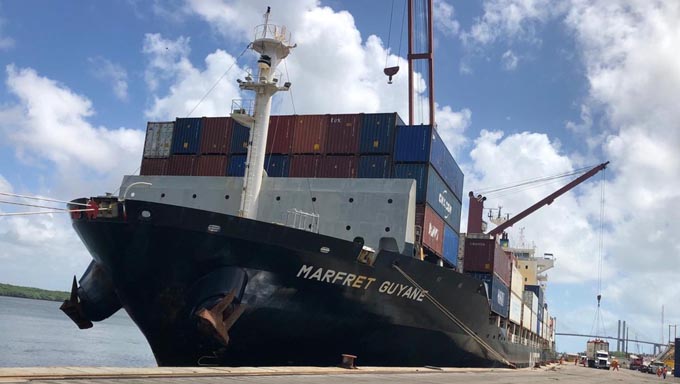   O Porto de Natal é o principal meio para exportação de frutas no Rio Grande do Norte para a Europa.