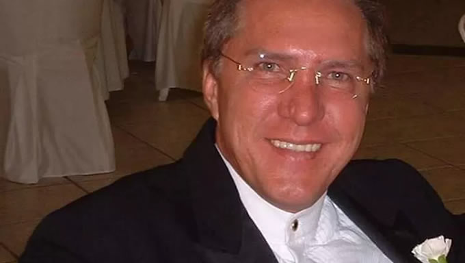   Policiais civis da Divisão de Homicídios e Proteção à Pessoa (DHPP) prenderam na manhã desta quinta-feira (11) um homem suspeito de ser o autor do homicídio do empresário Marcos Antônio Braga Ponte, de 60 anos, que também era funcionário de carreira da Companhia de Águas e Esgotos do Rio Grande do Norte (Caern)