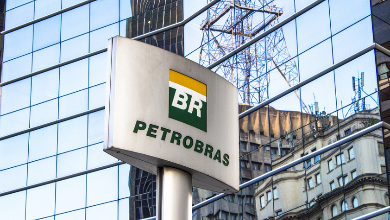  Nesta quarta-feira (17) a Caixa Econômica Federal também comunicou que estuda a possibilidade de vender ações de emissão que detém da petroleira