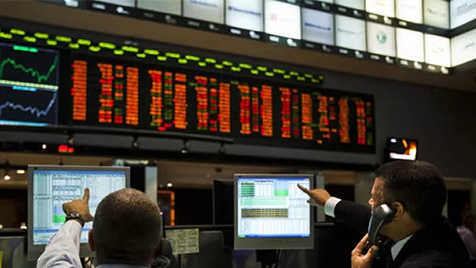   O mercado (bancos e rentistas) reagiu com força à derrota do projeto do governo para o fim da Previdência na Comissão de Constituição e Justiça e de Cidadania da Cãmara: o Ibovespa intensificou as quedas no começo da tarde desta quarta-feira