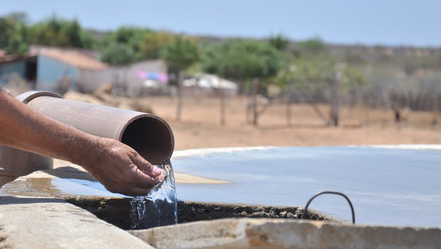   Programa ‘Água Doce” levará água de qualidade a 9 mil famílias do RN. As obras de implantação dos sistemas, que contarão com dessalinizadores, iniciam na próxima segunda-feira (22). 