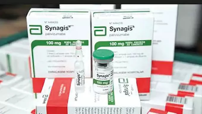   A Secretaria de Estado da Saúde Púbica (SESAP), através da Unidade Central de Agentes Terapêuticas (UNICAT), está disponibilizando o Palivizumabe, medicamento indicado para aumentar a proteção de crianças contra a infecção pelo Vírus Sincicial Respiratório (VSR)