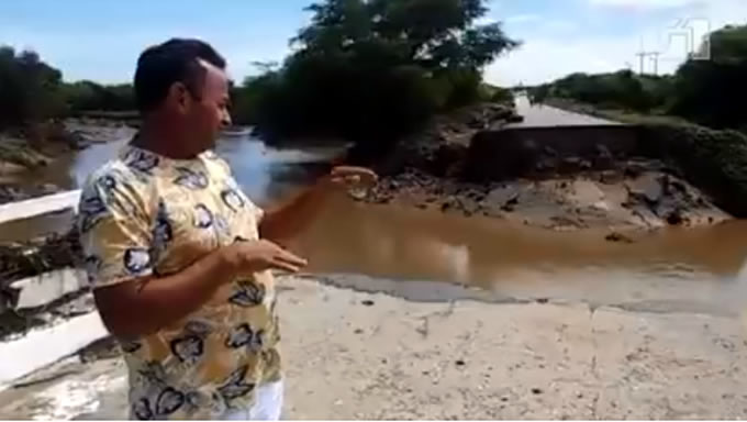   A força do rio que destruiu a cabeceira da ponte na RN-041, no interior potiguar, também arrastou dois carros pela correnteza. Dentro de um deles, havia dois homens, que foram resgatados pela Defesa Civil. Eles relataram a tensão dentro do veículo. “Um momento de pânico”, resumiu uma das vítimas da enxurrada, José Miguel