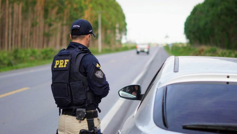   Ultrapassagem irregular e excesso de velocidade foram as condutas mais registradas pela PRF.