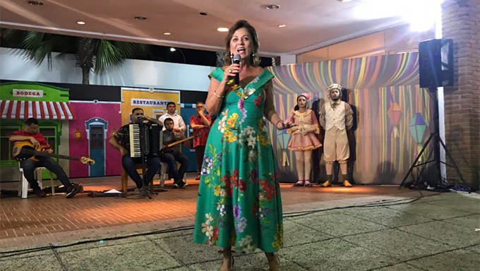 Imagem 1 -  Rosalba Ciarlini será citada pessoalmente para não pague e se desobedecer a multa será de R$ 100 mil e o processo enviado para que a Polícia Federal investigue o crime de desobediência