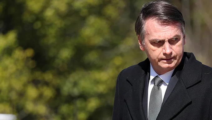   O apoio ao presidente de extrema-direita, Jair Bolsonaro, despencou em apenas quatro meses, entre eleitores com renda mensal de até dois salários mínimos. A maior queda ocorreu nas capitais e na região Nordeste