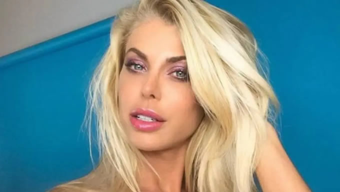   O corpo da modelo Caroline Bittencourt, de 37 anos, foi localizado por volta das 16h30, entre as praias da Cigarras e Figueira, em São Sebastião, quase 24 horas após ter desaparecido no Canal de São Sebastião