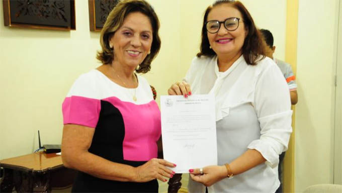   Maria da Saudade Azevedo recebeu convite para assumir Secretaria de Saúde de Parnamirim e estaria disposta a deixar o governo Rosalba em Mossoró/RN