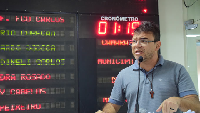   O professor Tales Augusto, utilizou a Tribuna Popular da Câmara Municipal desta terça-feira (07), que discutiu a importância do ensino da história e da cultura mossoroense para os estudantes da cidade