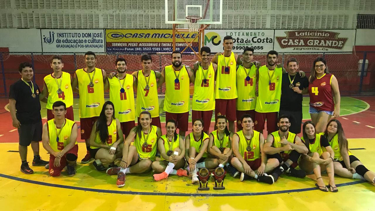   Os atletas fazem parte do projeto social que leva esporte e lazer para mais de 70 jovens dos bairros Santa Delmira, Abolições IV e V.