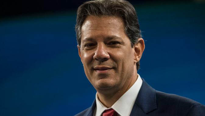   Para o advogado do petista, Eugênio Aragão, o deputado federal, ao propor ação, tentou transformar o TSE em uma “plataforma política”.