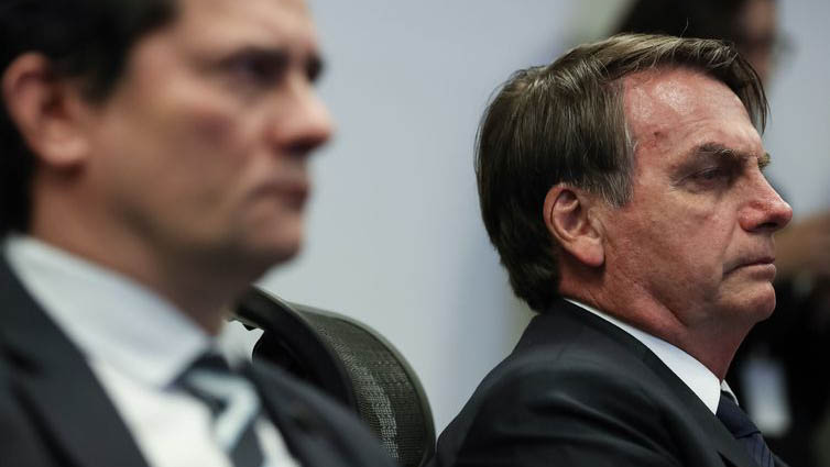   Bolsonaro diz que irá indicar Sergio Moro para a próxima vaga no STF, honrando o compromisso firmado quando ele quando abriu mão de 22 anos de magistratura para assumir um cargo no governo.