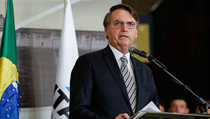   O presidente Jair Bolsonaro disse nesta segunda-feira (20) que o Brasil é um país que tem tudo para dar certo, mas que o problema é a sua classe política