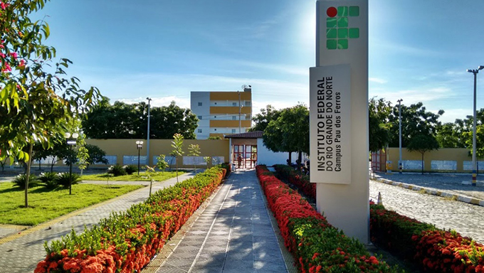   Os integrantes do Colégio de Dirigentes do IFRN (Codir) se reuniram nesta segunda e terça-feira, 20 e 21 de maio, para a quarta reunião presencial do ano. O encontro aconteceu no Campus Nova Cruz do Instituto e teve como principal pauta a análise da situação orçamentária da Instituição depois do bloqueio orçamentário realizado pelo Ministério da Educação no início deste mês