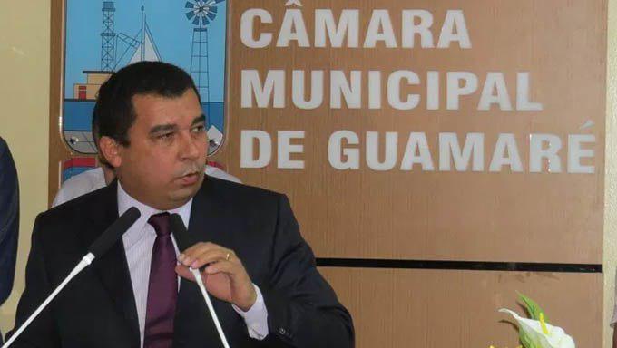  MPRN prende vereador e empresários por desvios na Câmara de Guamaré/RN. As investigações da operação 10° Mandamento foram iniciadas em maio do ano passado e tratam de crimes cometidos entre 2017 e 2018, período em que Emilson de Borba Cunha, conhecido por Lula, era presidente da Câmara Municipal de Guamaré.