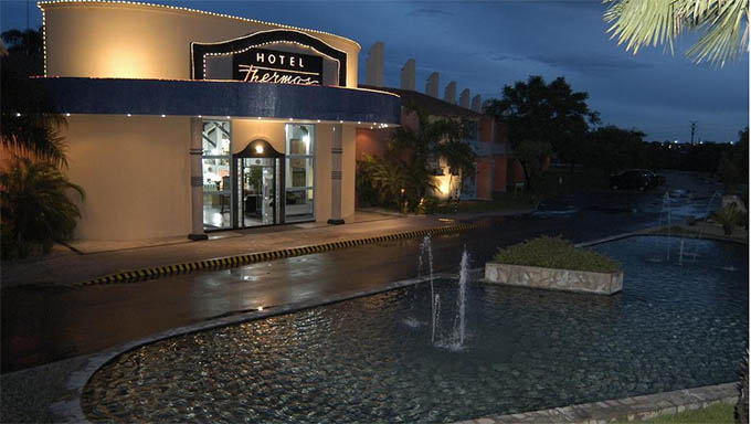  Este hotel com 146 apartamentos e 420 leitos está com lotação fechada para o final de semana do dia 8 de junho dede o final de abril.