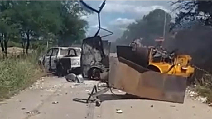   Carro Forte da Prosegur, que tem base em Mossoró, foi totalmente destruído por assaltantes usando dinamite no final da manhã desta terça-feira, dia 28