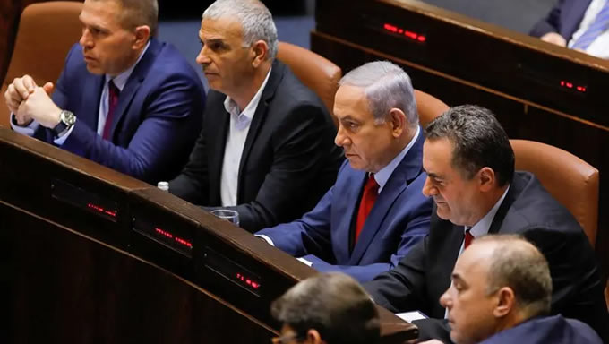   O Knesset, Parlamento israelense, votou nesta quarta-feira, 29, por sua dissolução e convocação para novas eleições depois que o primeiro-ministro Binyamin Netanyahu falhou em conseguir formar uma coalizão de governo