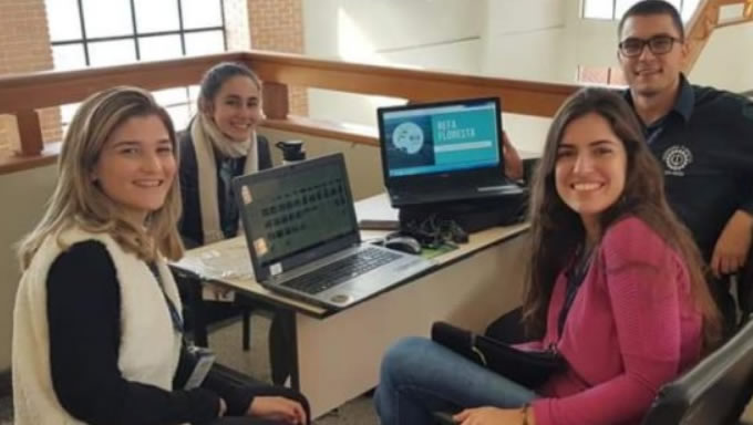   A estudante da graduação, Sara Sebastiana Nogueira, é uma das integrantes da equipe premiada em 3º lugar no Programa Talento Florestal, evento realizado pela Universidade Federal do Paraná (UFPR) e a empresa Malinovski, nos dias 20 a 22 de maio, em Curitiba