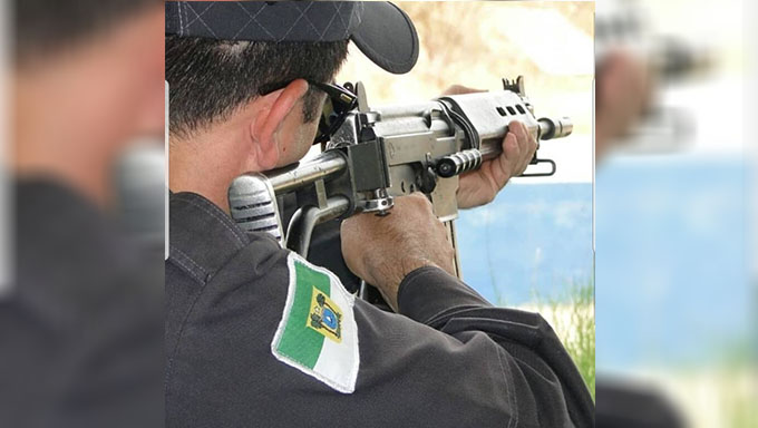   A lei é válida no âmbito estadual e não ultrapassa os limites da legislação vigente para a aquisição de armas.