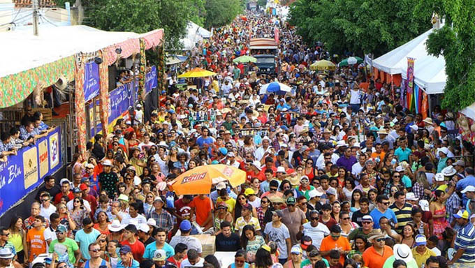   A Prefeitura Municipal de Mossoró divulgou a ordem das apresentações e o horário em que cada atração subirá nos trios durante o Pingo da Mei Dia, neste sábado (8). O evento será iniciado, pontualmente, ao meio dia e se encerra por voltas das 22h.
