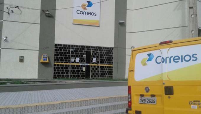   O presidente Jair Bolsonaro confirmou na tarde desta sexta-feira 6 a venda dos Correios. O anúncio foi feito pelo Twitter, com um discurso ideológico contra o Estado e atrelando "serviços melhores" à privatização