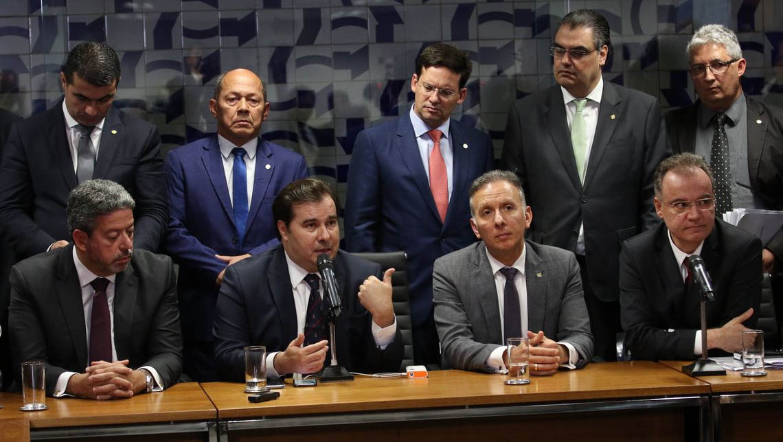   O parecer será entregue à comissão especial da Câmara do Deputados.
