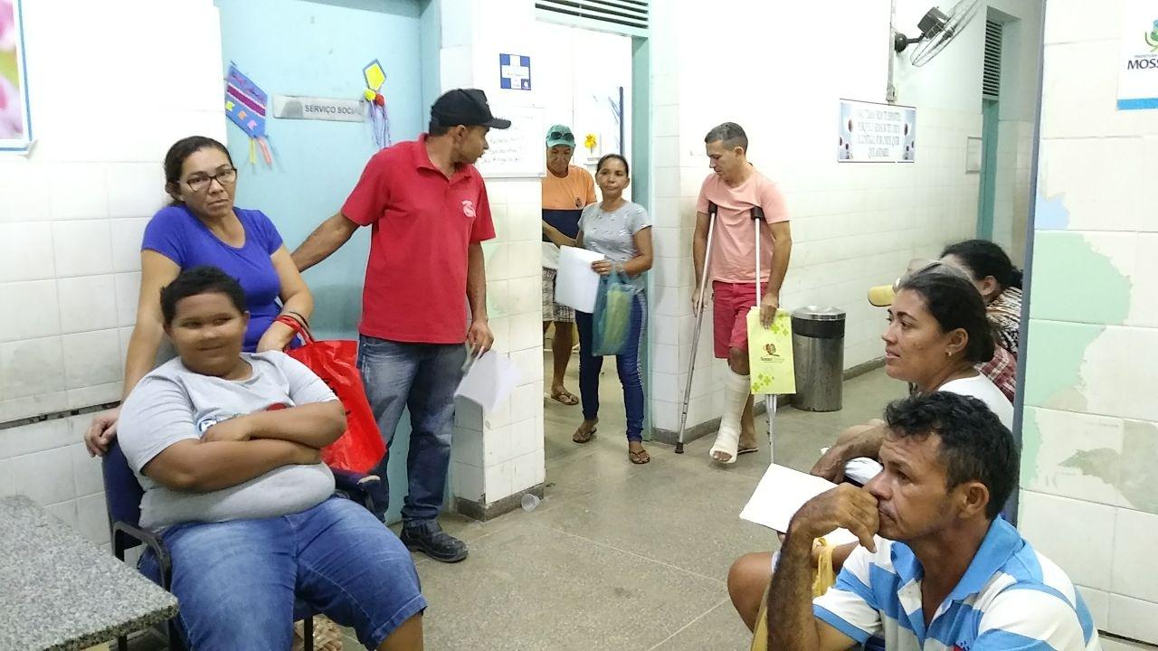 Imagem 1 -  O paciente Otacílio foi orientado pelo profissional ortopedista a procurar atendimento fora da unidade para avaliar a gravidade da fratura em seu pé, já que não foi possível bater o raio-x no local.
