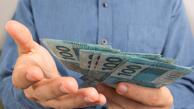   Com o pagamento, cerca de R$ 11 milhões foram injetados na economia da região oeste do estado.
