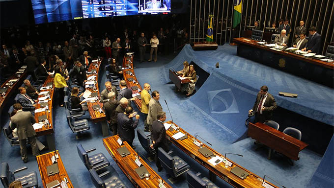   Na semana passada, a Comissão de Constituição e Justiça (CCJ) da Casa rejeitou por 15 votos a 9 o relatório do senador Marcos do Val, que era favorável ao decreto presidencial.
