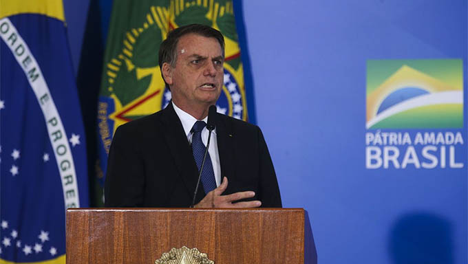   presidente Jair Bolsonaro decidiu revogar hoje (25) o decreto editado em maio para regulamentar regras de aquisição, cadastro, registro, posse, porte e comercialização de munições e armas de fogo no país