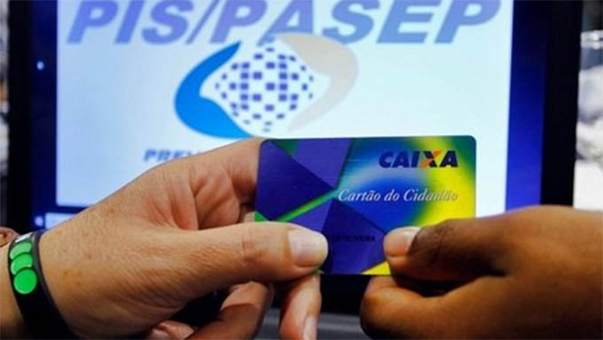   Para sacar o abono do PIS, o trabalhador que possuir Cartão do Cidadão e senha cadastrada pode se dirigir aos terminais de autoatendimento da Caixa ou a uma casa lotérica.