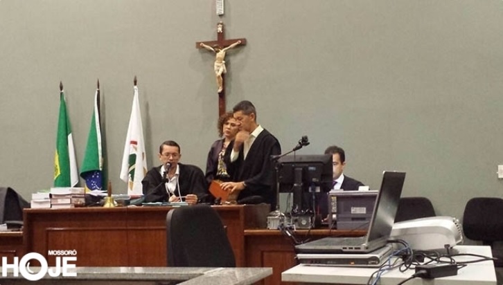   Juiz Vagnos Kelly preside os trabalhos do Tribunal do Júri Popular nesta terça-feira, dia 2, que deve ser concluído após meio dia